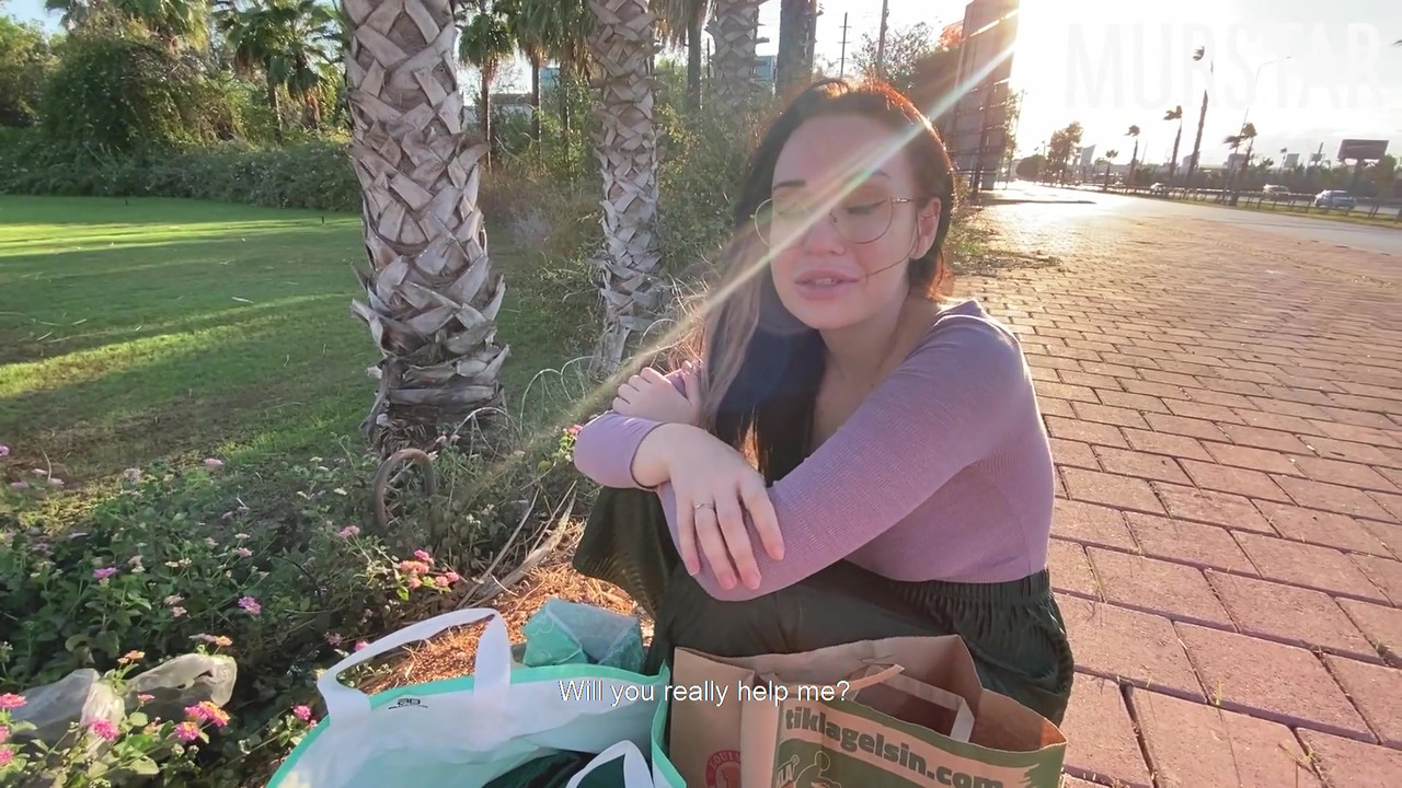 帮助了一个陌生人，她没有负债，可能