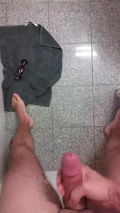 Big Cumshot volle Ladung weit abgespritzt