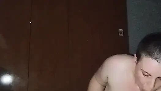 Salatalık yiyorum ve beni 3 pozisyona sokuyor