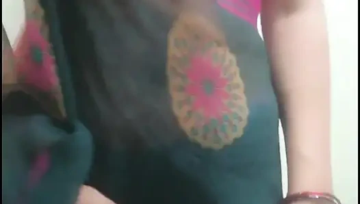 Hintli sari soyunuyor - tam çıplak solo oyun - yoğun orgazm - yüz yok - 4k