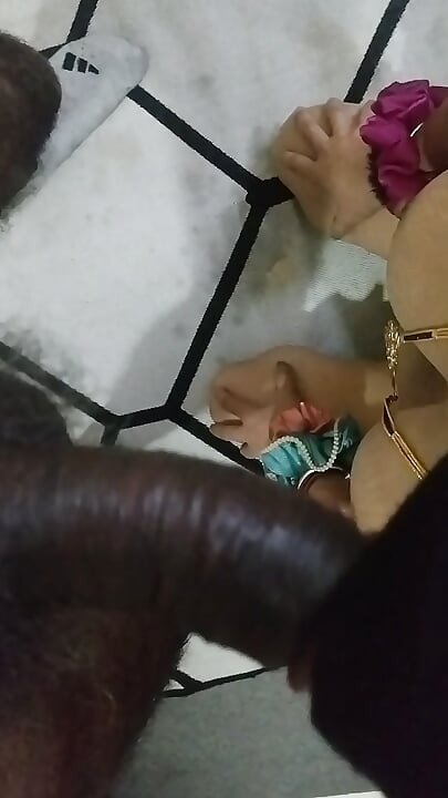 Land Ko Chusa Kar Malish Korte