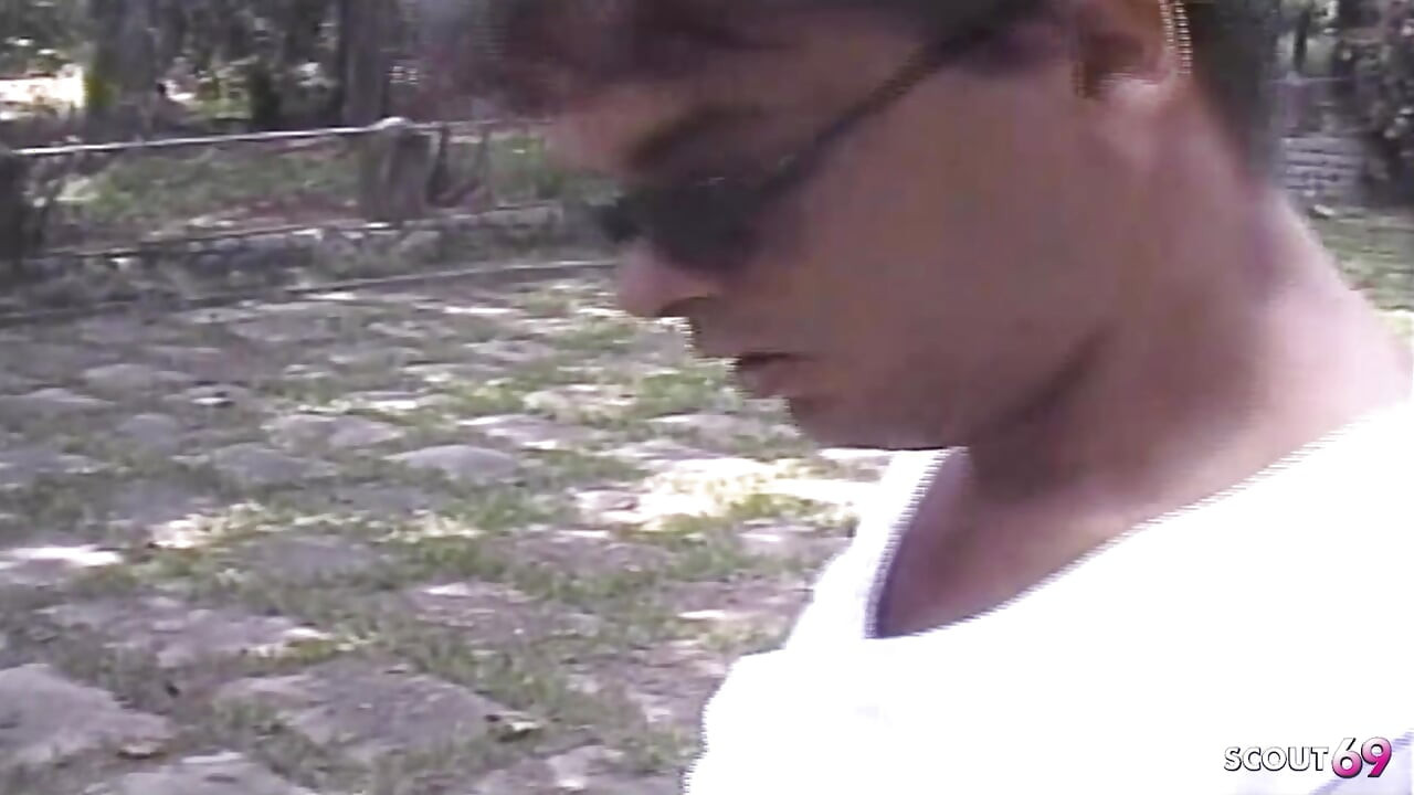 Transexuales latinas tetonas folladas en gangbang con sus culos apretados follados al aire libre