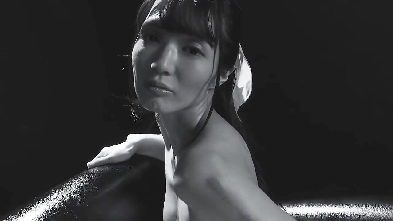 Hana Aoyama This Naughty Woman Case