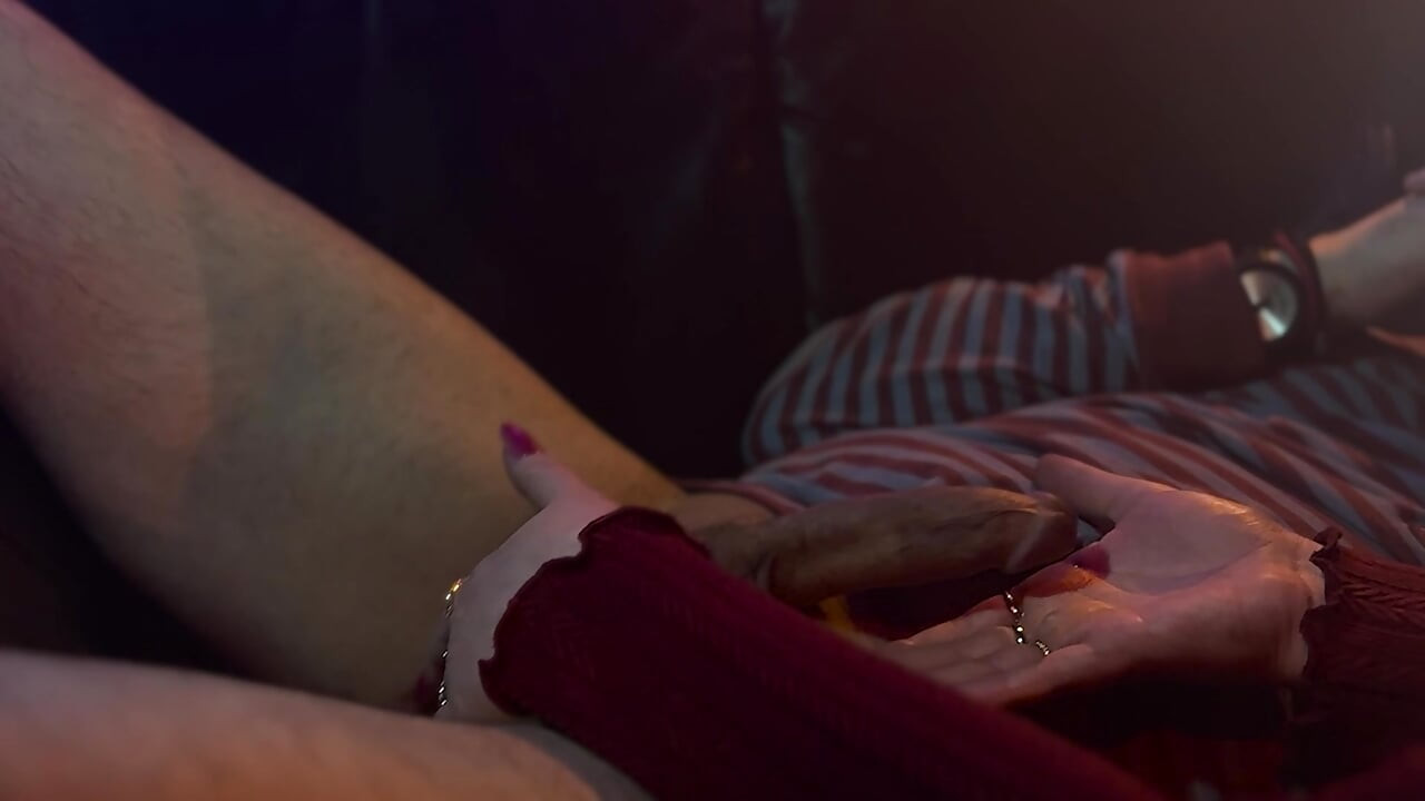 Perfect Handjob Cumshot