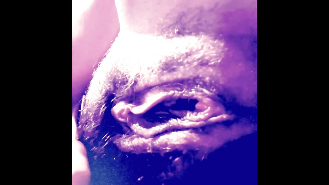 Shelby czuje się w czarnej bieliźnie