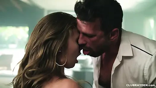 Лена Paul застукали трахающей Manuel Ferrara, от Kayden Kross, превращающаяся в тройничок