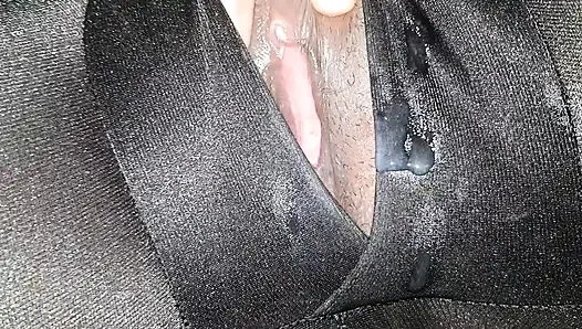 Индийская тинка с большими натуральными сиськами и большой задницей жестко трахается и сосет для спермы