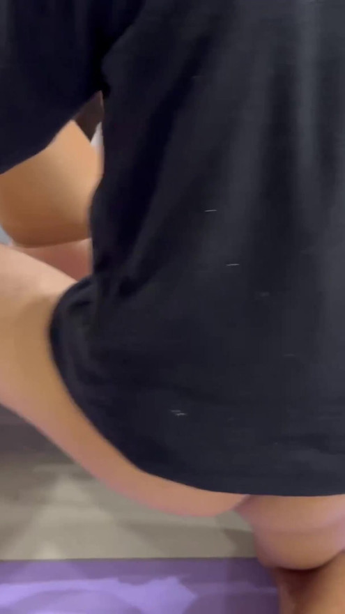 Gangbang amateur pour une blonde soumise | Clip 2