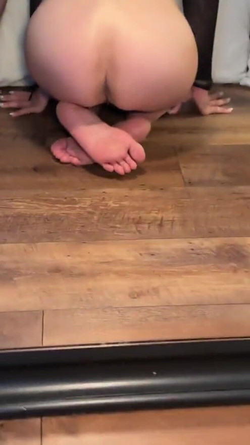 Giving him some head and swallowing his cum. | Clip 1