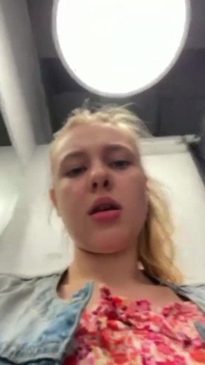 Public orgasm with jucielussie in the fitting room | Clip 2