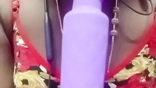 Video vibrator renu si istri hot india lagi asik muasin memeknya pakai vibrator sambil bugil! Renuraj