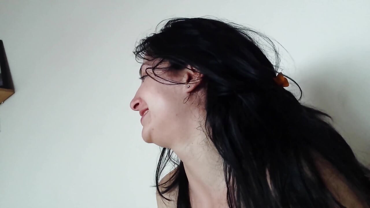 18 yaşındaki sınıf arkadaşımla üniversitede ilk amatör porno videom, iam genç ve güzel