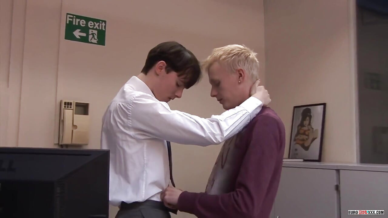 Charlie Snake & Lex Blond Fuck Raw