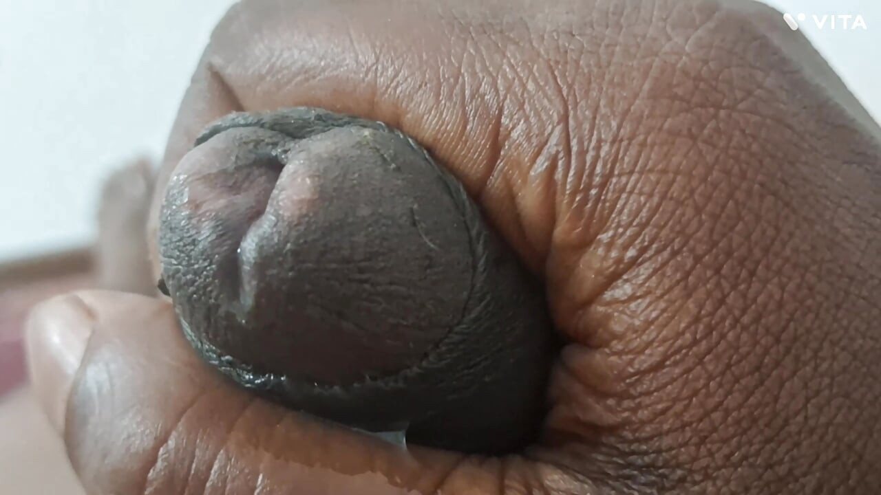 Desi dečko masterbauting big black dig cremie cum