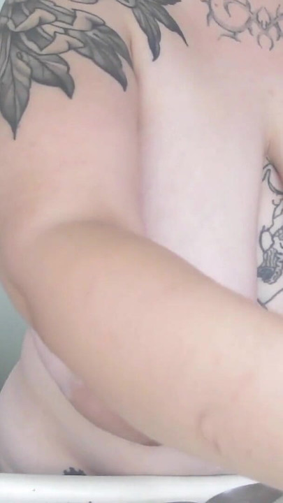 Epic moment from "completely naked doing the dishes, two points of view - alucidfever"