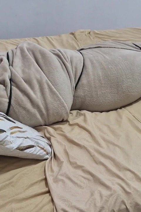 Diikat dan dikongkek oleh kaki