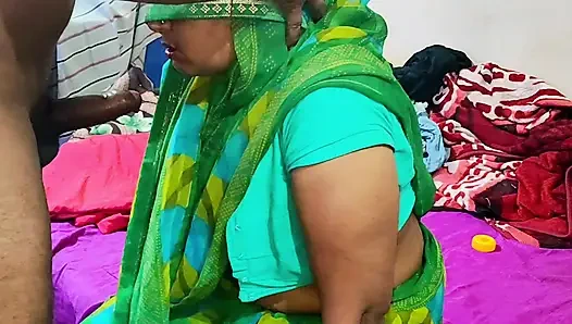 Hintli ateşli Hintli kadın hintçe ses kaydıyla sikiliyor