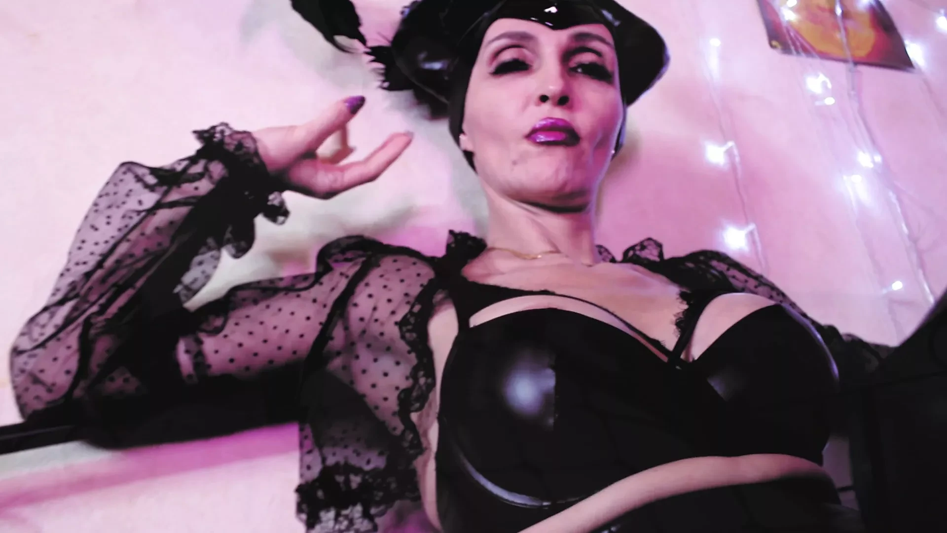 邪恶的女主人domina eva独奏捆绑SM恋物癖熟女皮革女神调教恋足