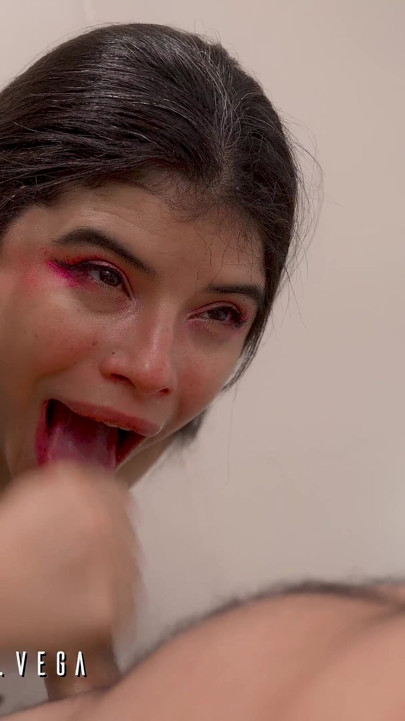 Después Del Trio Con Min: Yo Lo Terminé Con Mi Boca Hambrienta Y Me Tragué Hasta La Última Gota - Selena Vega