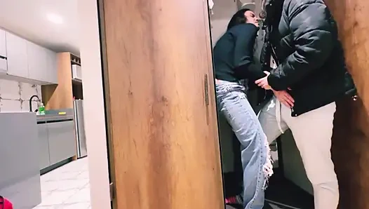 Kocası gelmeden önce dolaba dokunduk!!