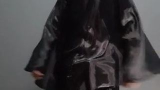 Nowy czarny satynowy płaszcz abutai