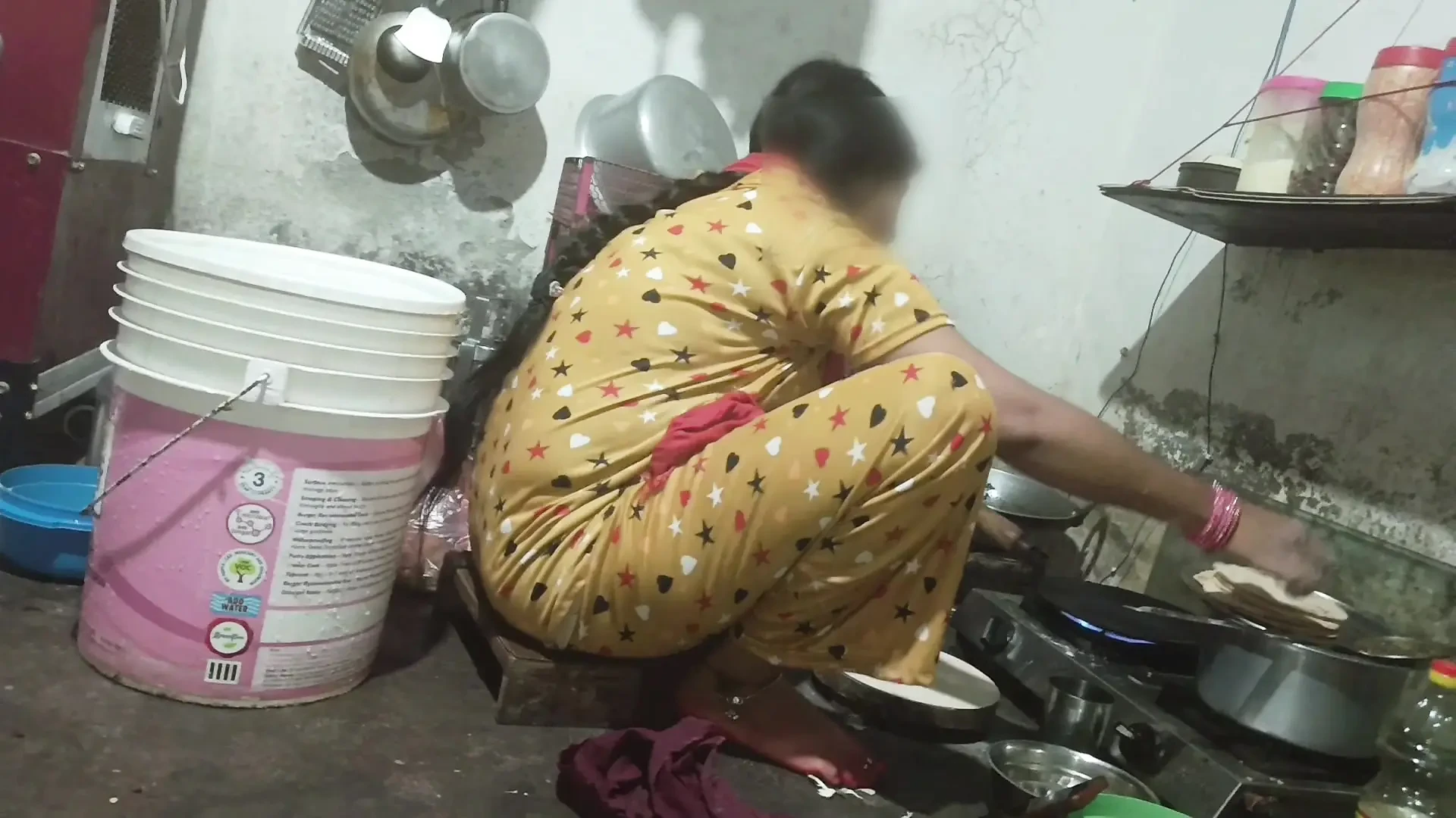 当继妹在厨房做饭时
