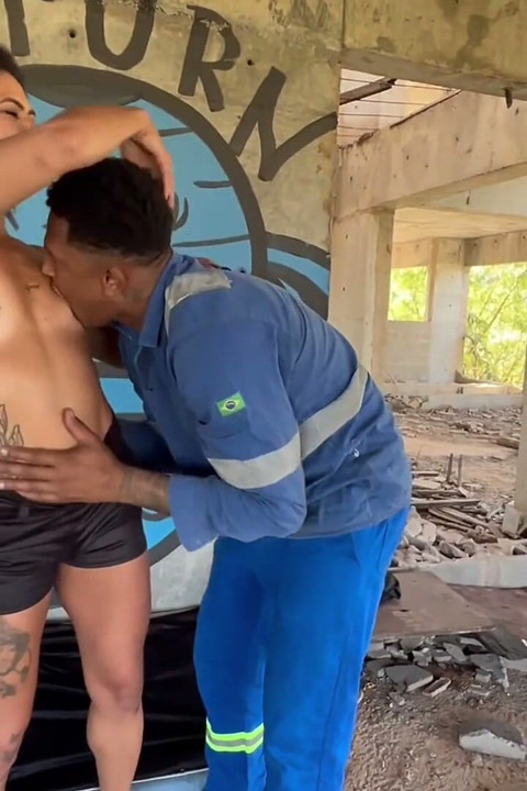 Eserde kocasının yetenekli arkadaşına vermek Bölüm 1
