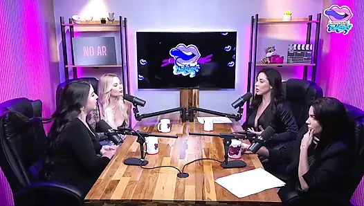 Hot Podcast with Gi Genesini and Flora Favaretto
