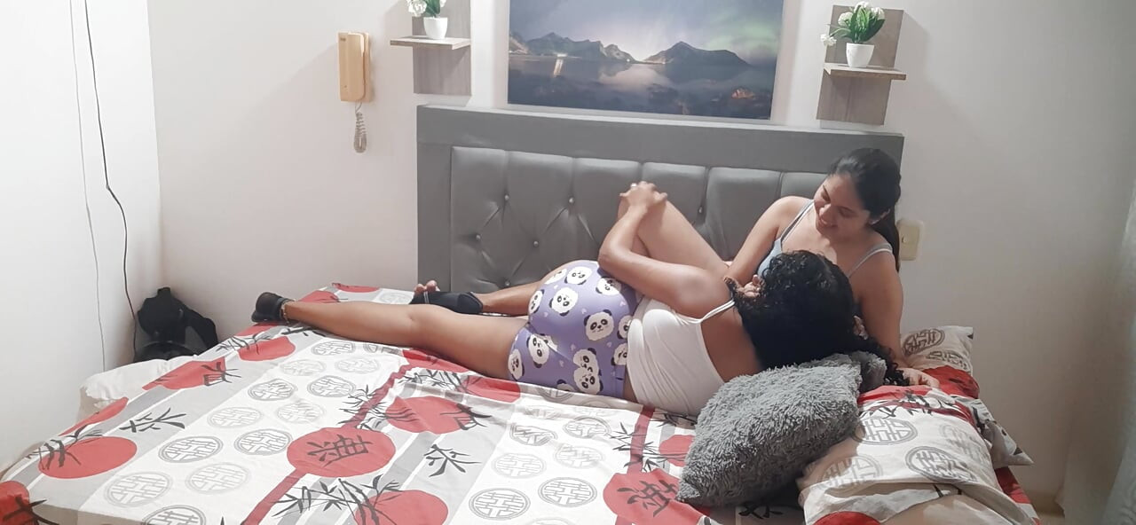 Моя подруга просить мене зайнятися сексом і зняти відео для її чоловіка.