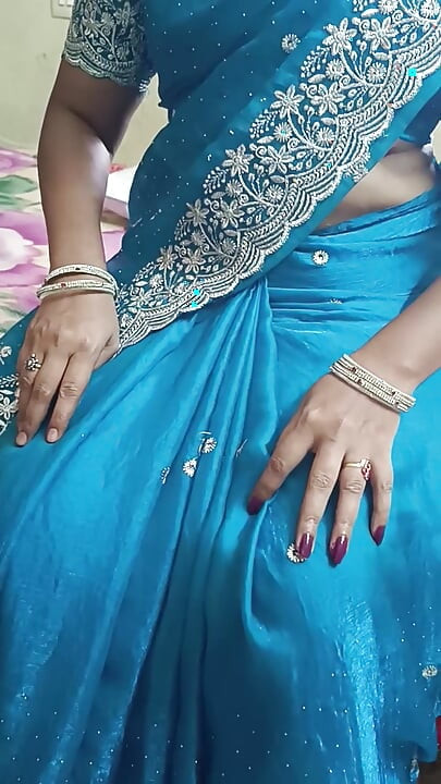 Desi indijska telugu učiteljica teta jebe se s glasom