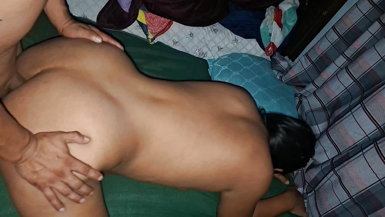 Köstlicher Doggy mit dem schönen Schulmädchen Karla Alvarez