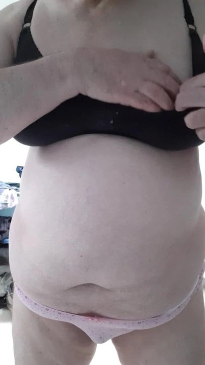 Rubbing with wifes bra and panties