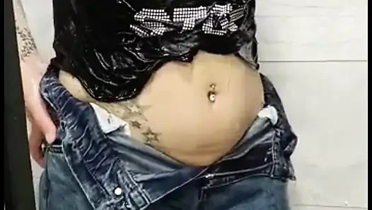 Duşta Kıyafetli Soyunma Fışkırmalı