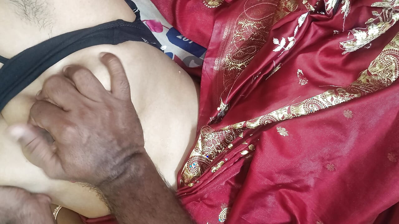 Batchelor neighbour men qHousewife red colour saree with hot fucking