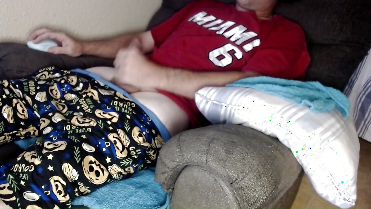 Dubesnackes、楽しくてオナニーの時間を過ごしましょう。