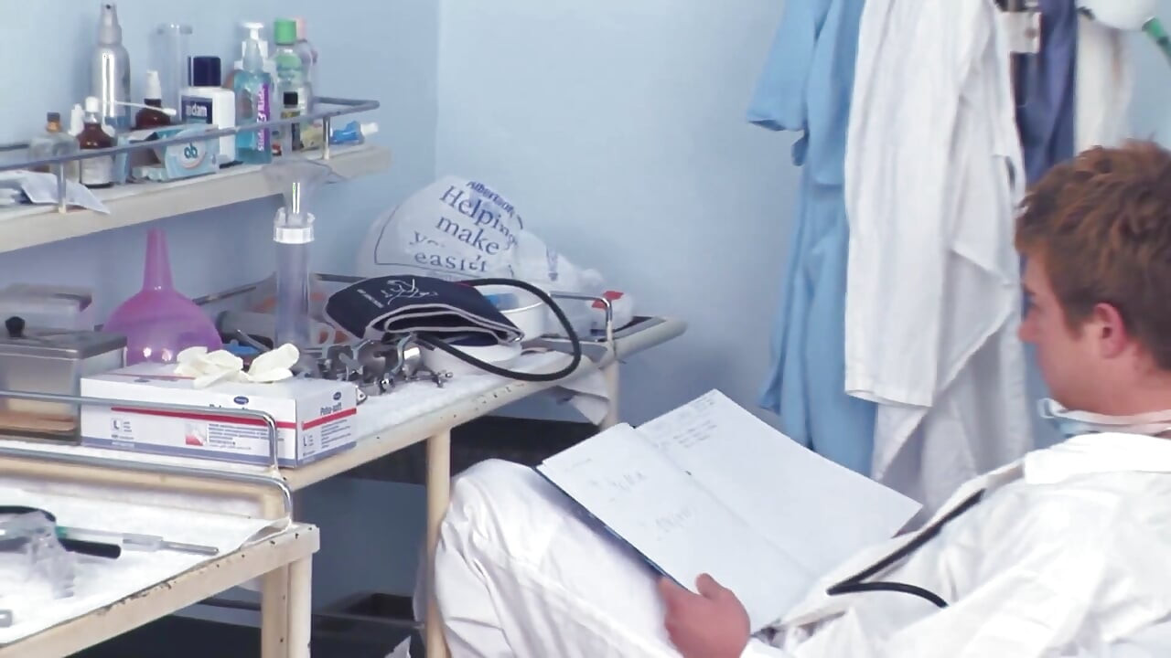 Exclusive video Bareback: Hot marine gets his ass fucked by horny doctor