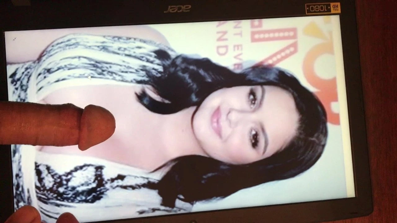 Ariel Winter encore