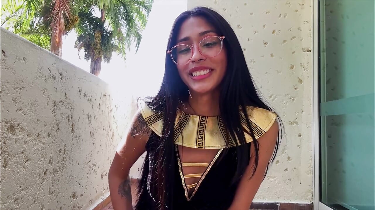 Gisele Amore's Ancient Egyptian Giantess Domination 4K POV Shrinking Fantasy Awaits!