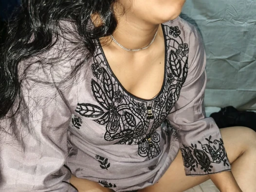 Indian Desi 18 Years Old Cute Sexy Stepsister, First Time Fucking With Her Stepbrother.