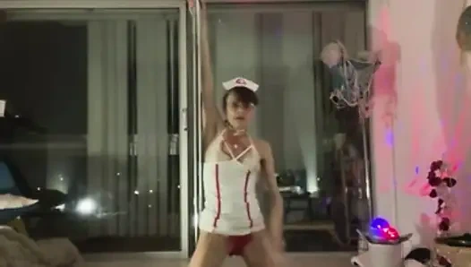 Медсестра-танцовщица