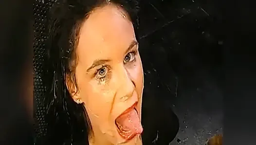Glasses Drenched - Schlampe Nimmt Endlose Gesichtsbesamungen Und Cumshots