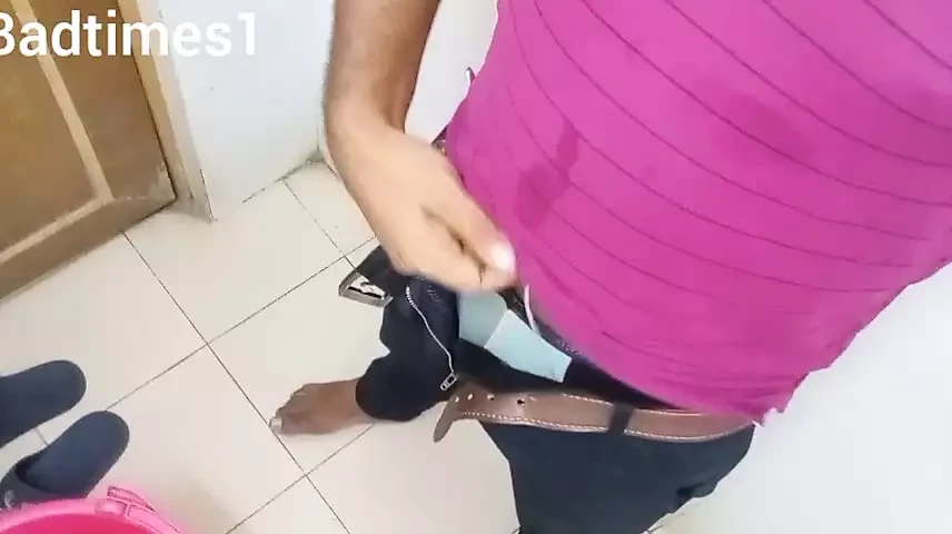 Tetek Kecil Dan Tubuh Kecil 18 Tahun Dikongkek Zakar Hitam Besar.