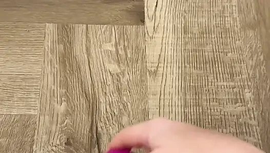 Saç fırçası derinlere bastırıldı