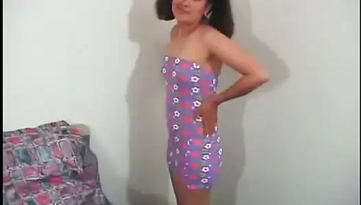 Asian teen is fucked in the hotel room