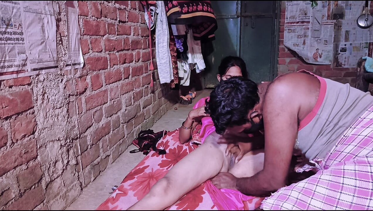 Sister-in-law's pussy was quenched by licking her thirst, then brother-in-law caught her and had sex and quenched the fire by licking the pussy, Indian sister-in-law, Indian girls, Indian couple girls, Indian girl.