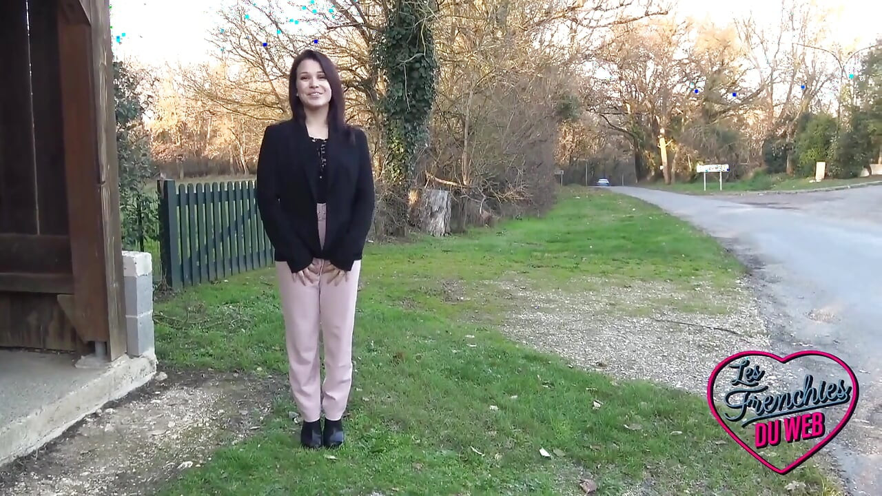 Мелия, палаво момиче, откриващо удоволствията на плътта