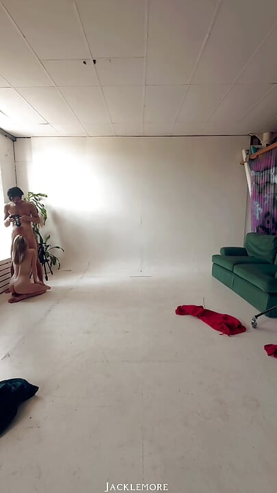 Bts Dolly Love sesión de fotos, chupar y follar duro en el estudio