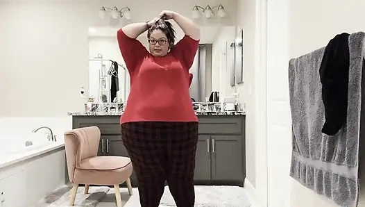 Two Temptations: Plump Paradise Fashion Fiesta (wmv)