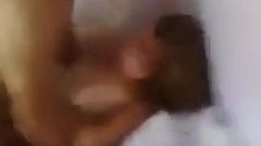 Ragazza musulmana turca scopata davanti alla sorella durante il ramadan