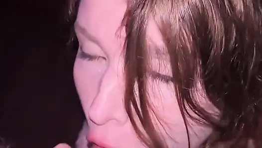 Призрак по соседству вымаливает член